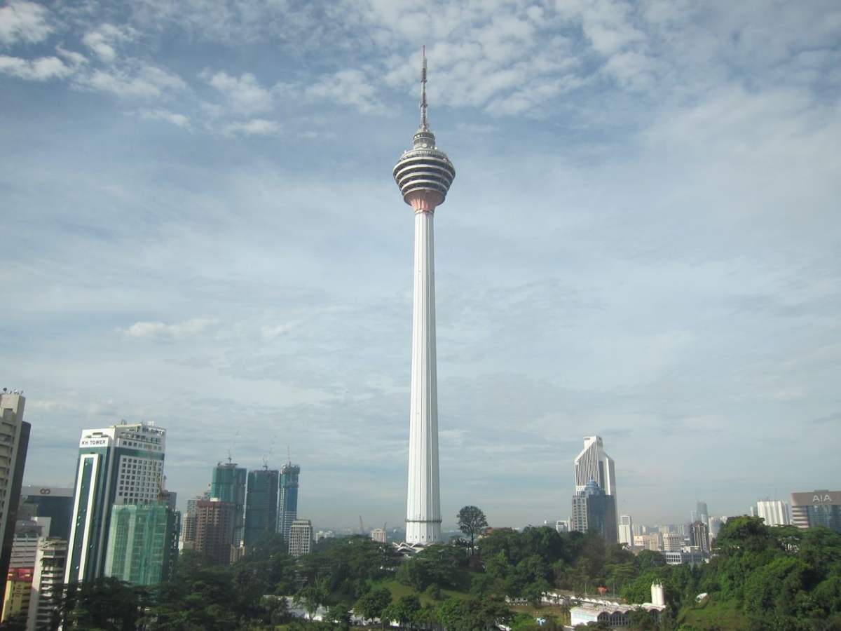 Base Jumping KL Tower Kuala Lumpur Malaysia