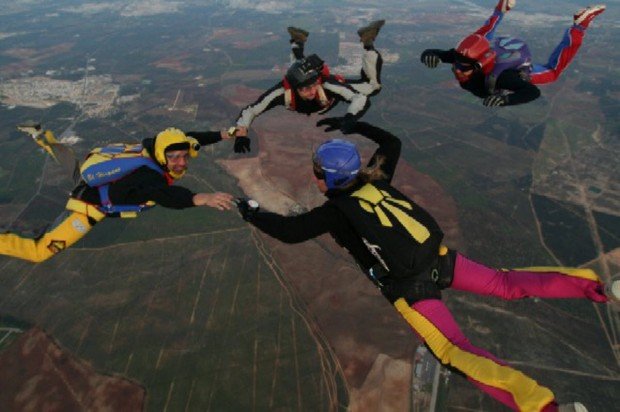 "Skydiving at Resete"