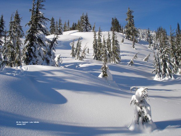 "Snowshoeing Lake-Valhalla-Trail"