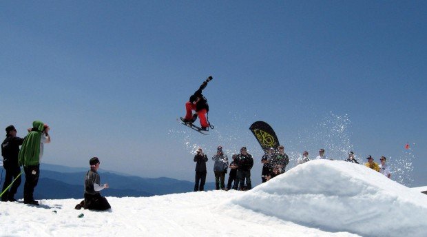 "Snowskating at Mont Saint-Sauver"