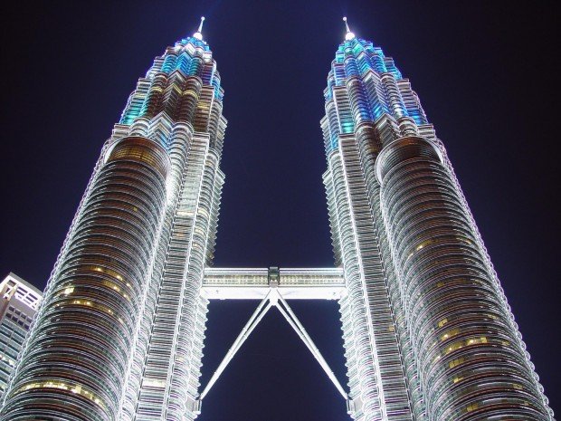"Base Jumping Petronas Towers"