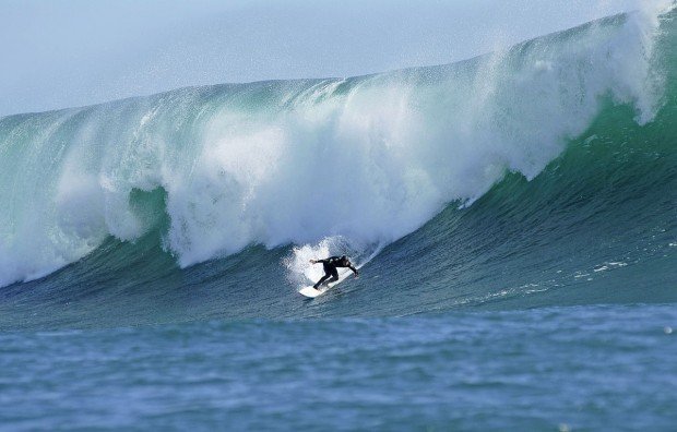 "Big Wave Surfing Punta de Lobos"