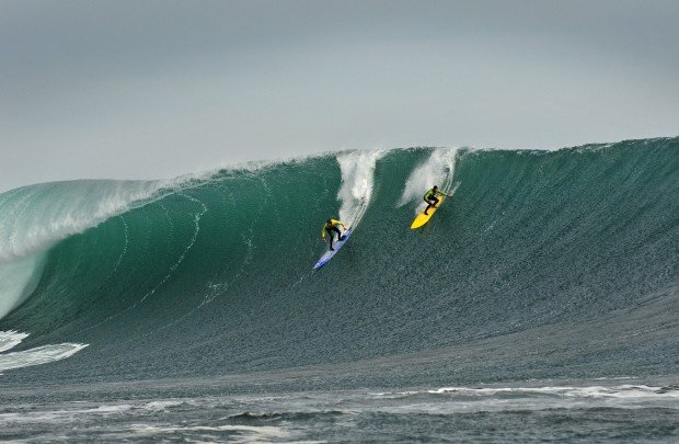 "Big Wave Surfing Punta de Lobos"