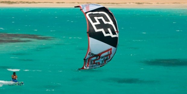 "Kitesurfing in Murrebue"