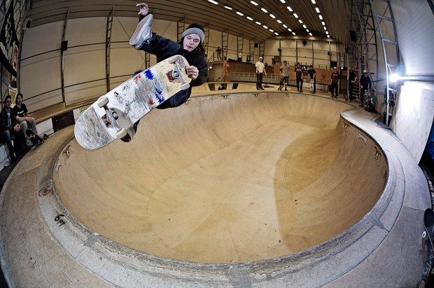 "Skateboarder at a bowl in Essen"