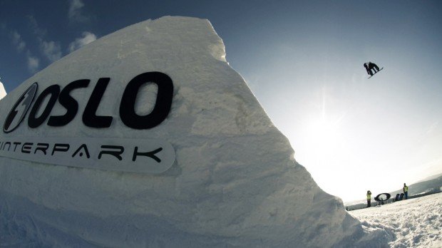 "Snowboarding Oslo Vintrerpark"