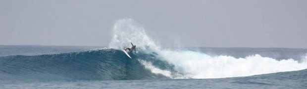 "Thongs Surfing"