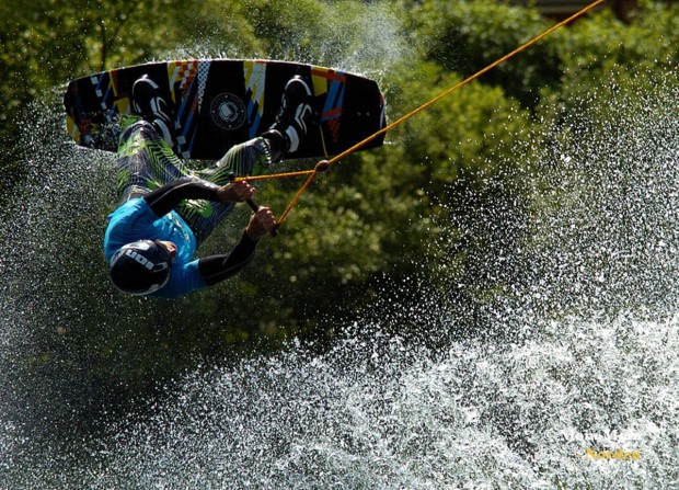 "Wakeboarder in Neuländer See"