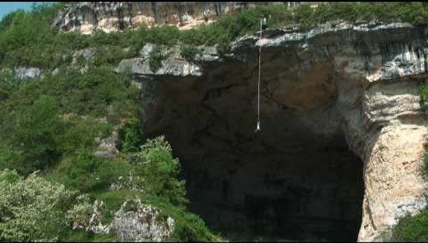 "Grotte du Mas d'Azil Cave Bungee Jumping'