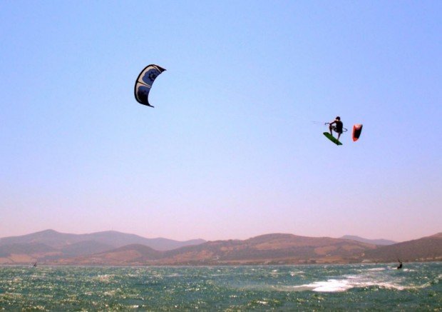 "Kitesurfing in Saint Blaise"