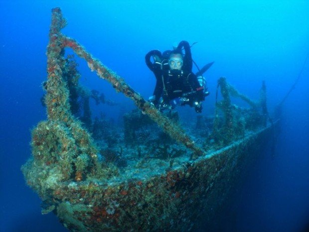 "Scuba diving at the Hydro Atlantic Wreck"