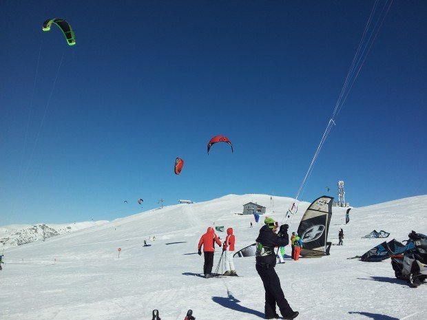 "Snow Kiting at Cota 2000"