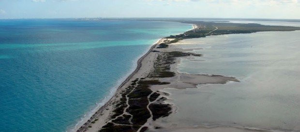 ''Kiteboarding at Isla Blanca Image 3''