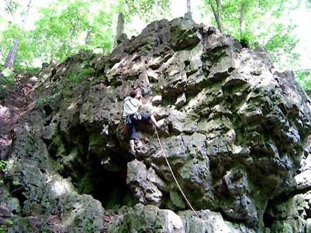 "Rochers de Marche-les-Dames Rock Climbing"