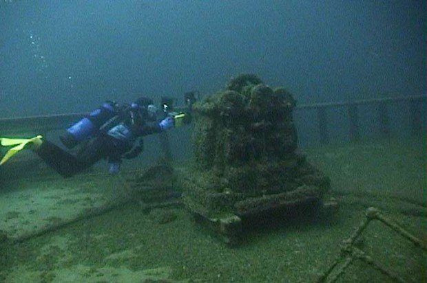 "Scuba Diving at Eber Ward wreck"