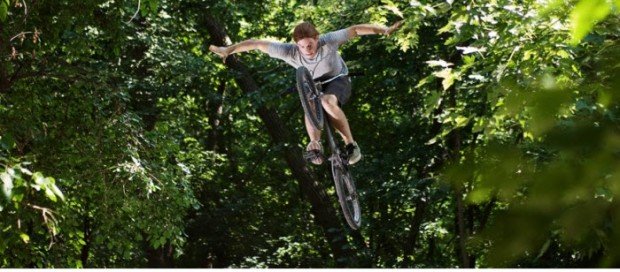 "MTB Dirt Jumping in The Garden"