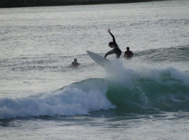 "Surfer in Molhe Leste"