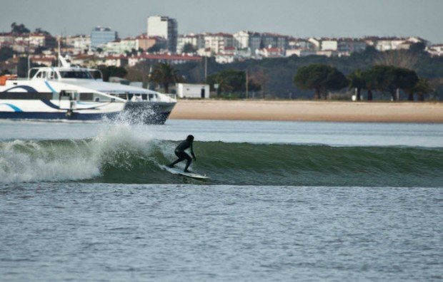 "Surfing in Bafureira"