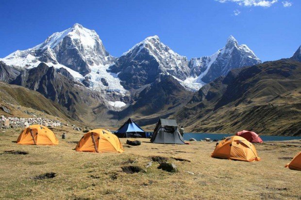 ''trekking in Cordillera Huayhuash''