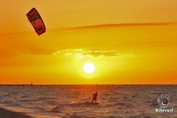 ''AAAA Kiteboarding in El Cuyo''