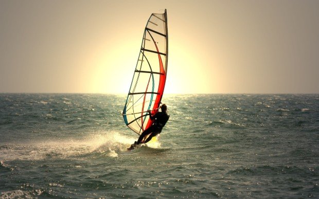 "Windsurfing"