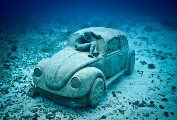 "Scuba Diving in the underwater sculpture museum of Cancun"