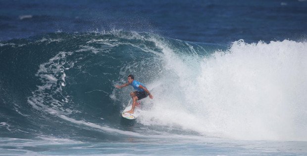 De Souza is 2015 World Surfing Champion 2