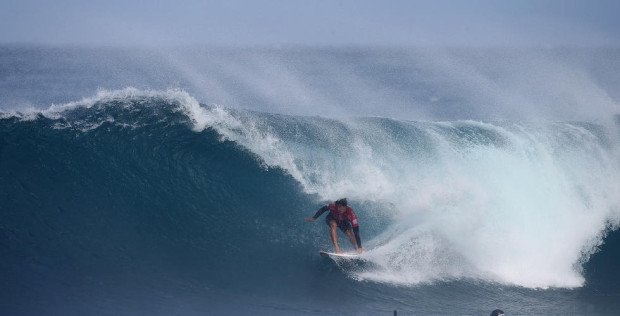 De Souza is 2015 World Surfing Champion 