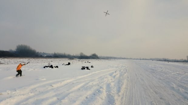 "It's a drones' world - droneboarding"