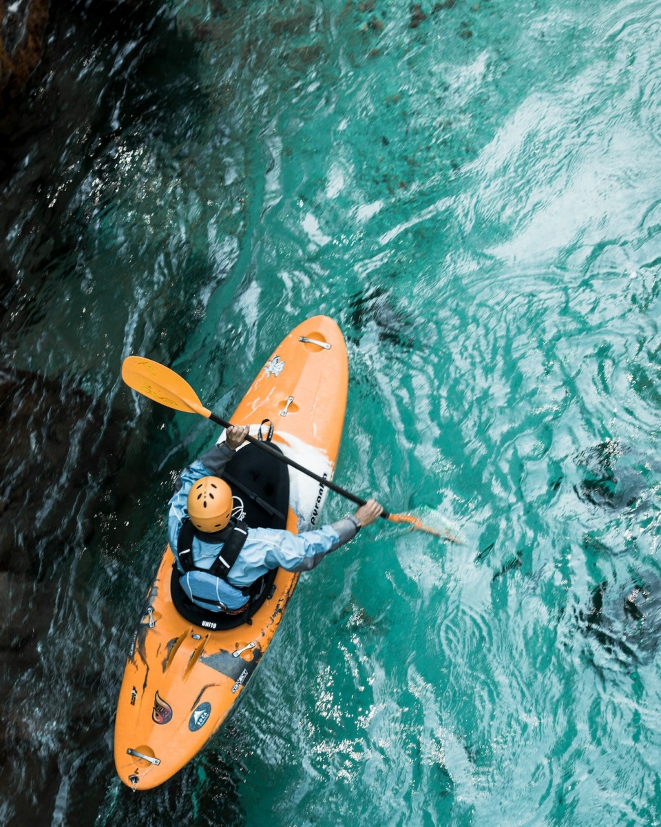Discovering the Submerged Secrets Unveiling the Beauty of Clear Kayak